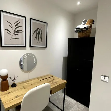 公寓 Warm And Modern Apartment, Super 利兹