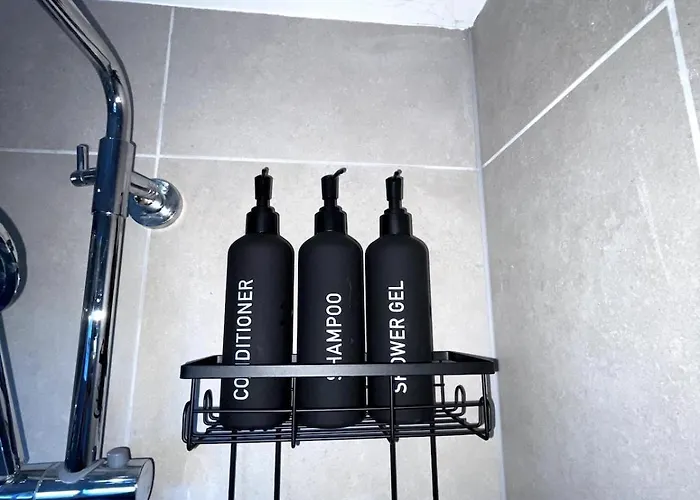 Daire Warm And Modern Apartment, Super Leeds (West Yorkshire)