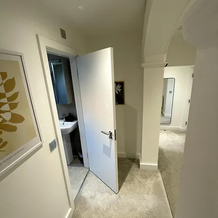 Warm And Modern Apartment, Super *